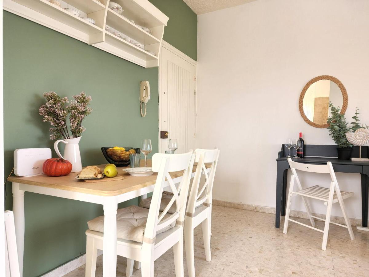 Capri Sea View One Bedroom Larnaca Exterior photo