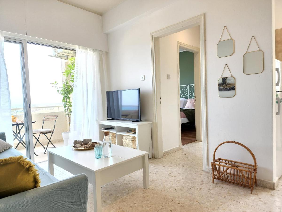 Capri Sea View One Bedroom Larnaca Exterior photo