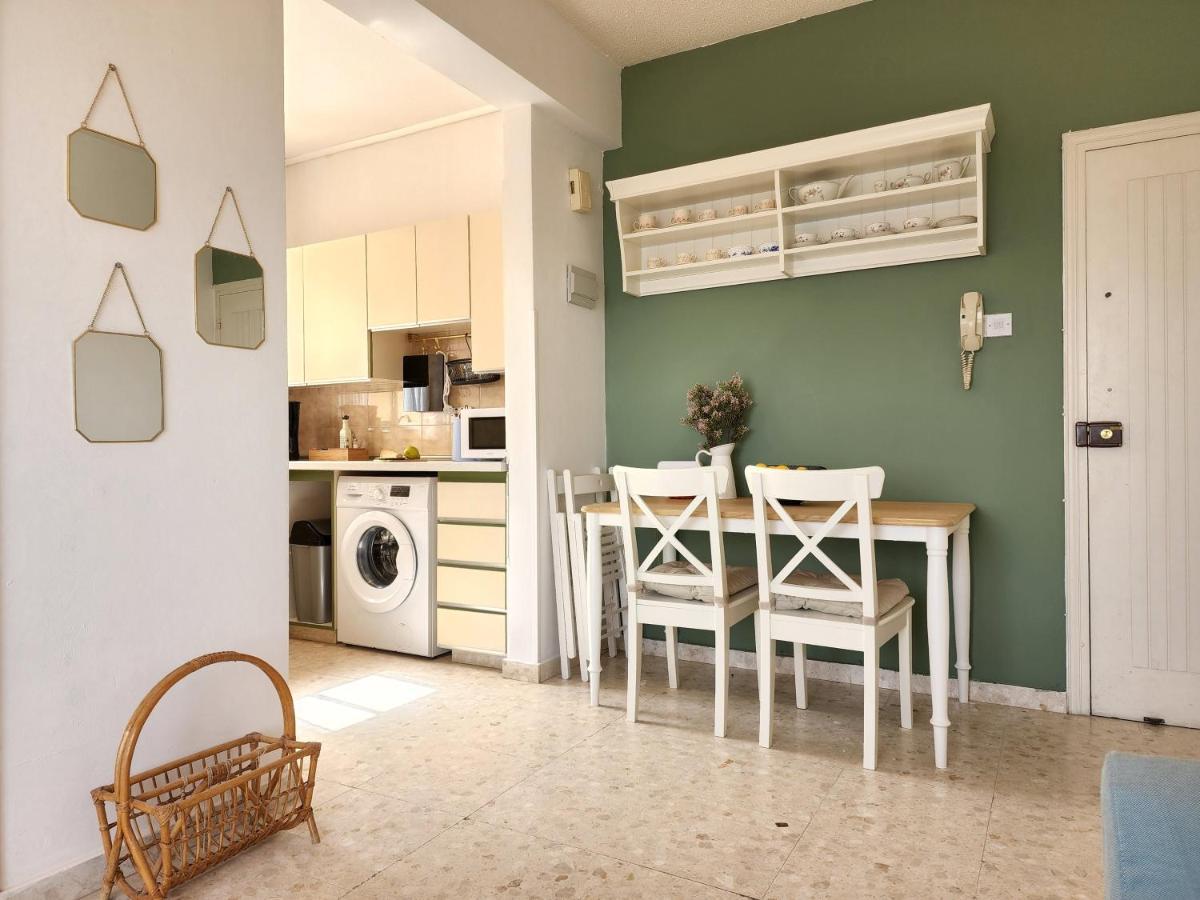 Capri Sea View One Bedroom Larnaca Exterior photo