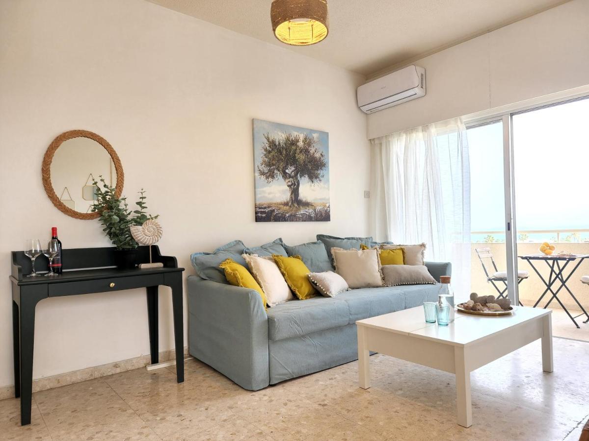 Capri Sea View One Bedroom Larnaca Exterior photo