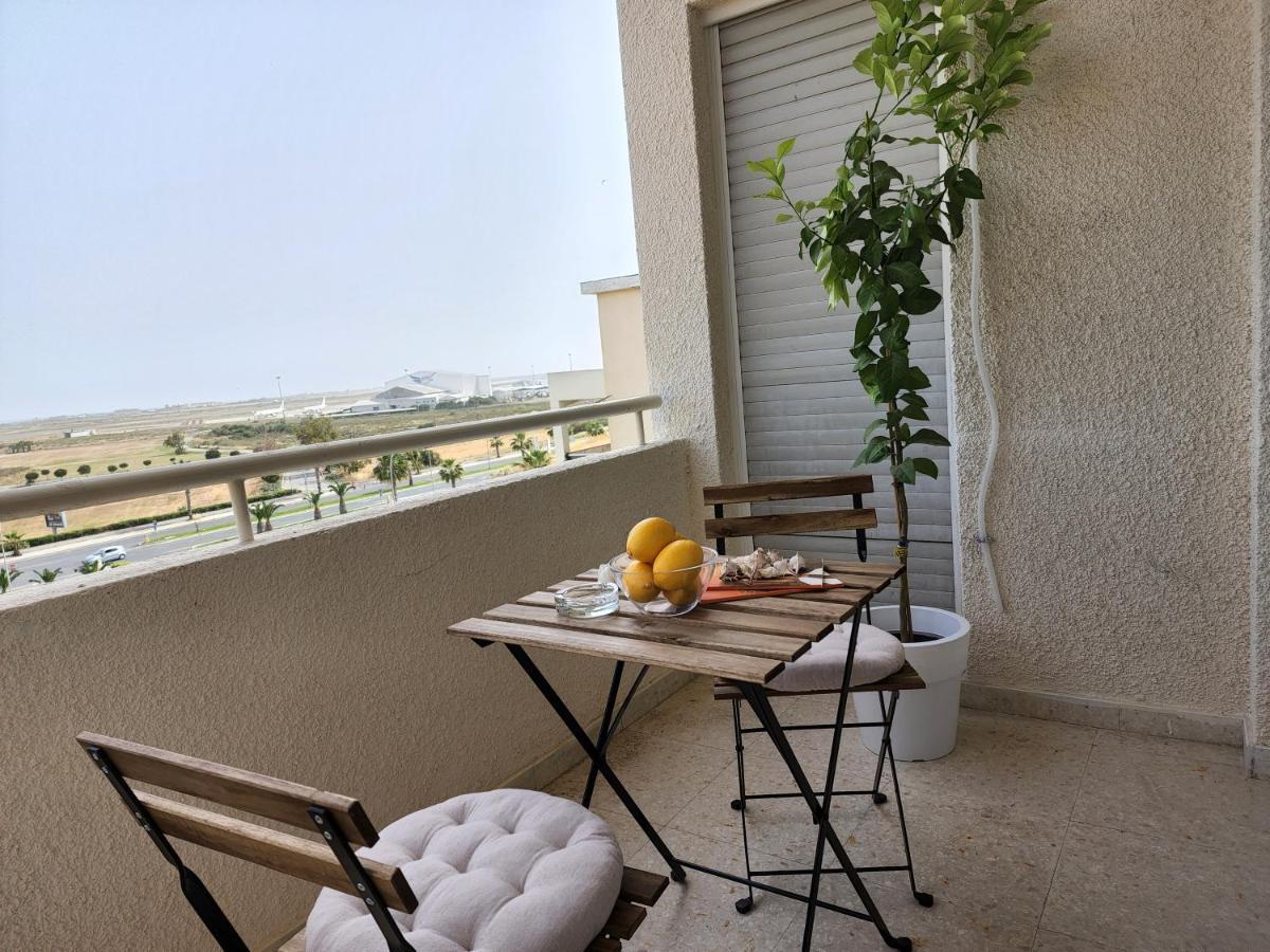 Capri Sea View One Bedroom Larnaca Exterior photo
