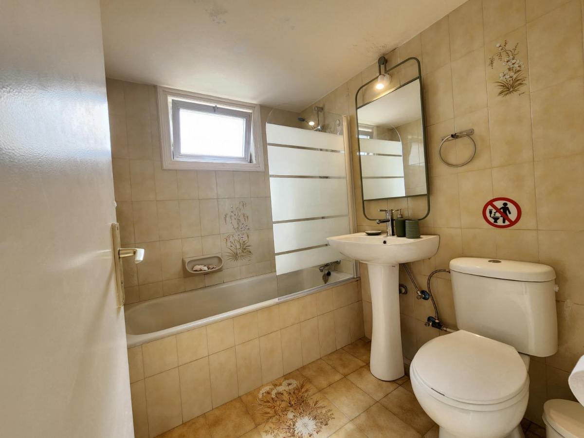 Capri Sea View One Bedroom Larnaca Exterior photo