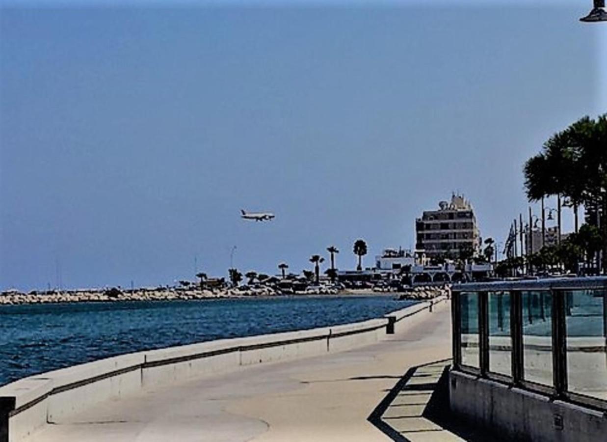 Capri Sea View One Bedroom Larnaca Exterior photo